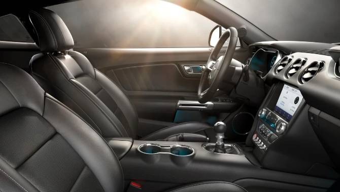 Ford Mustang - Interior
